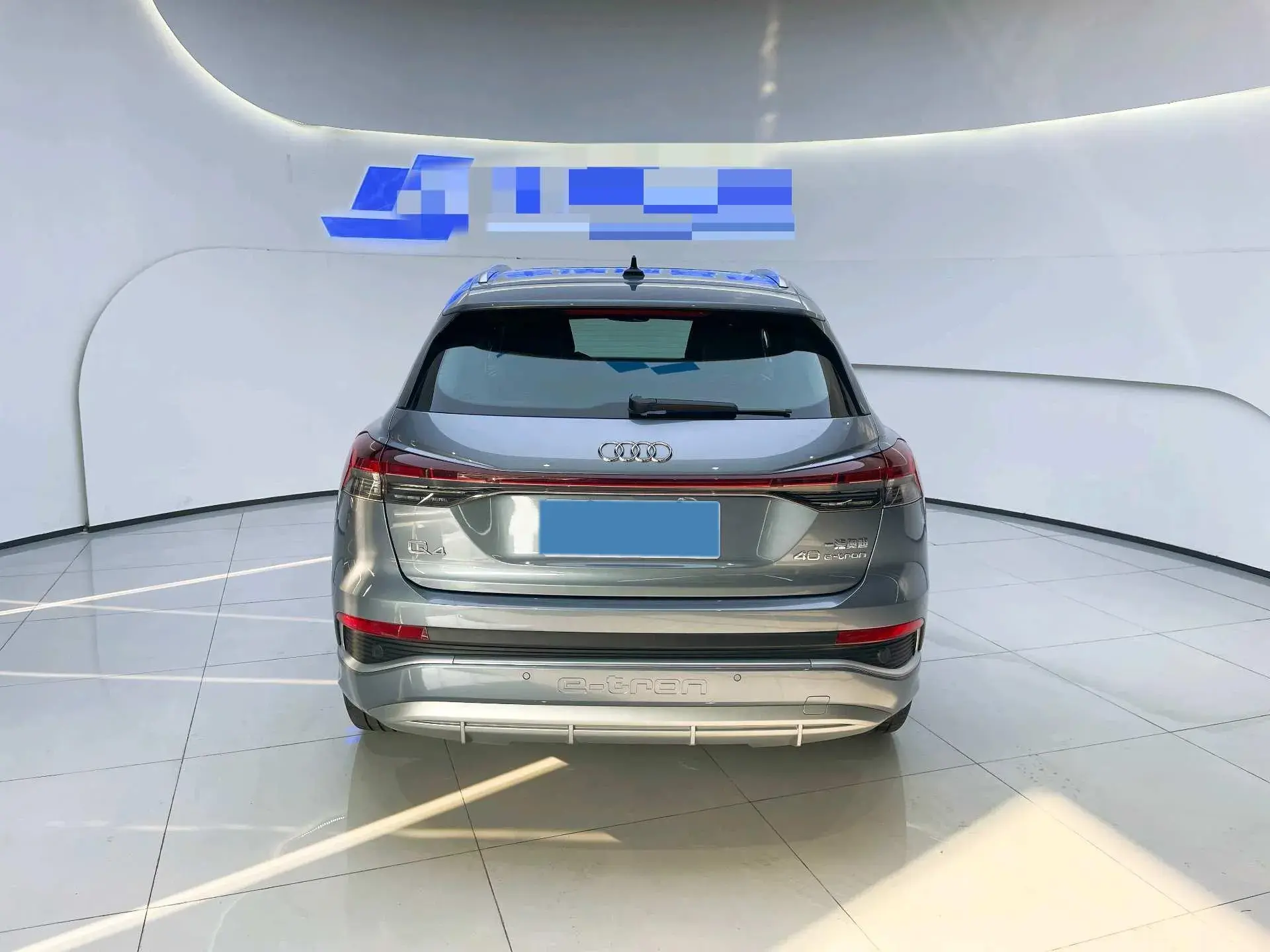 2024 AUDI Q4 thumbnail 3