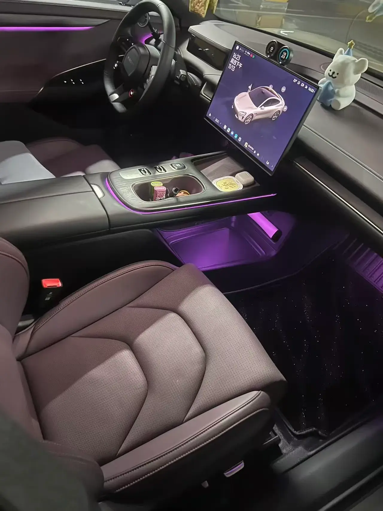 2024 MI SU7 thumbnail 3