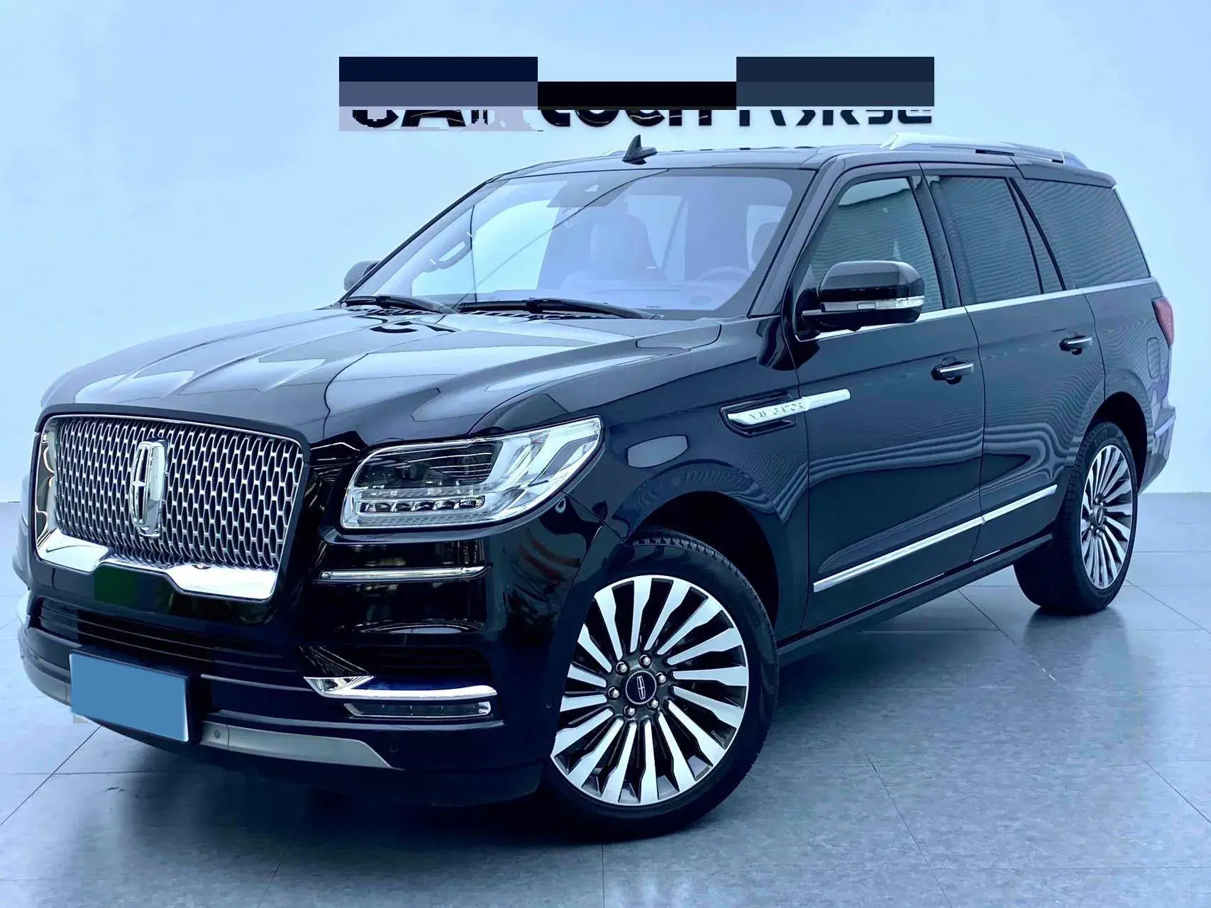 2020 LINCOLN NAVIGATOR view 1