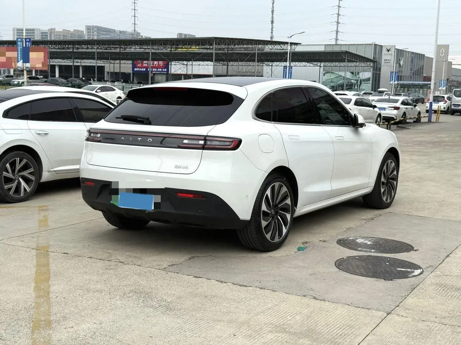 2022 AITO AITO thumbnail 2