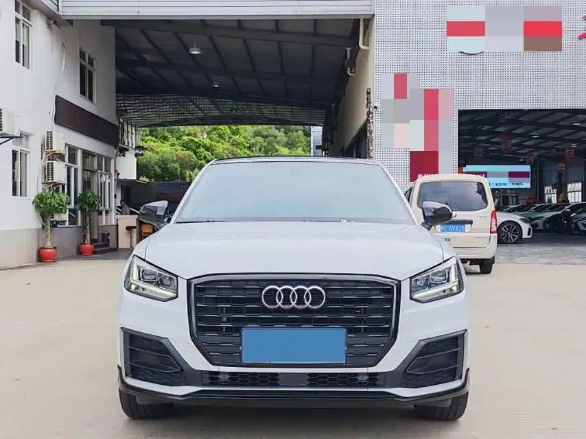 2020 AUDI Q2L thumbnail 2