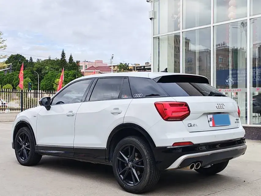 2020 AUDI Q2L thumbnail 4