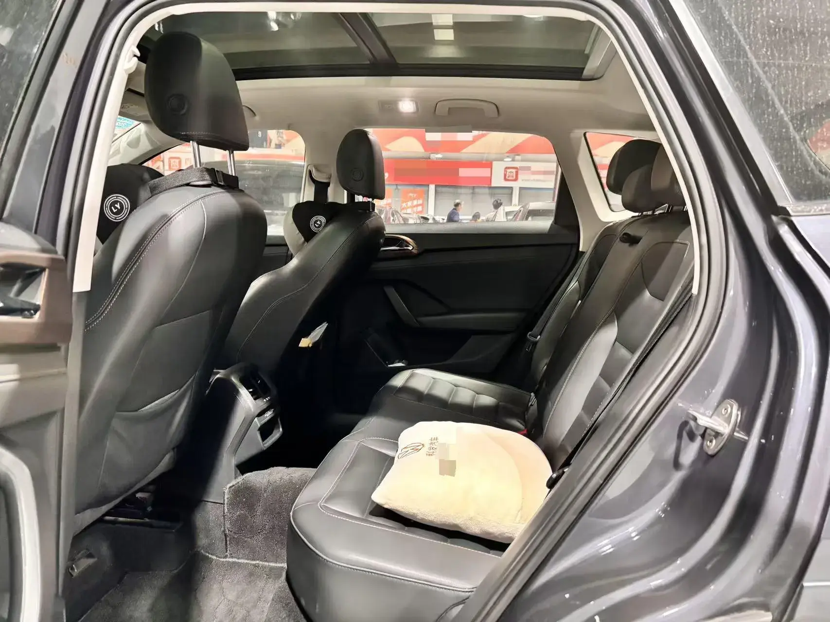 2020 VOLKSWAGEN THARU thumbnail 4