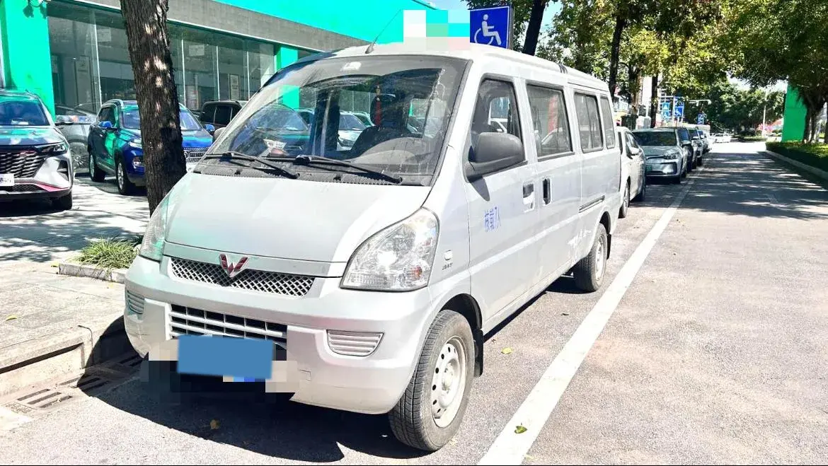 2019 WuLing RongGuang 1.2L 82HP L4 5MT