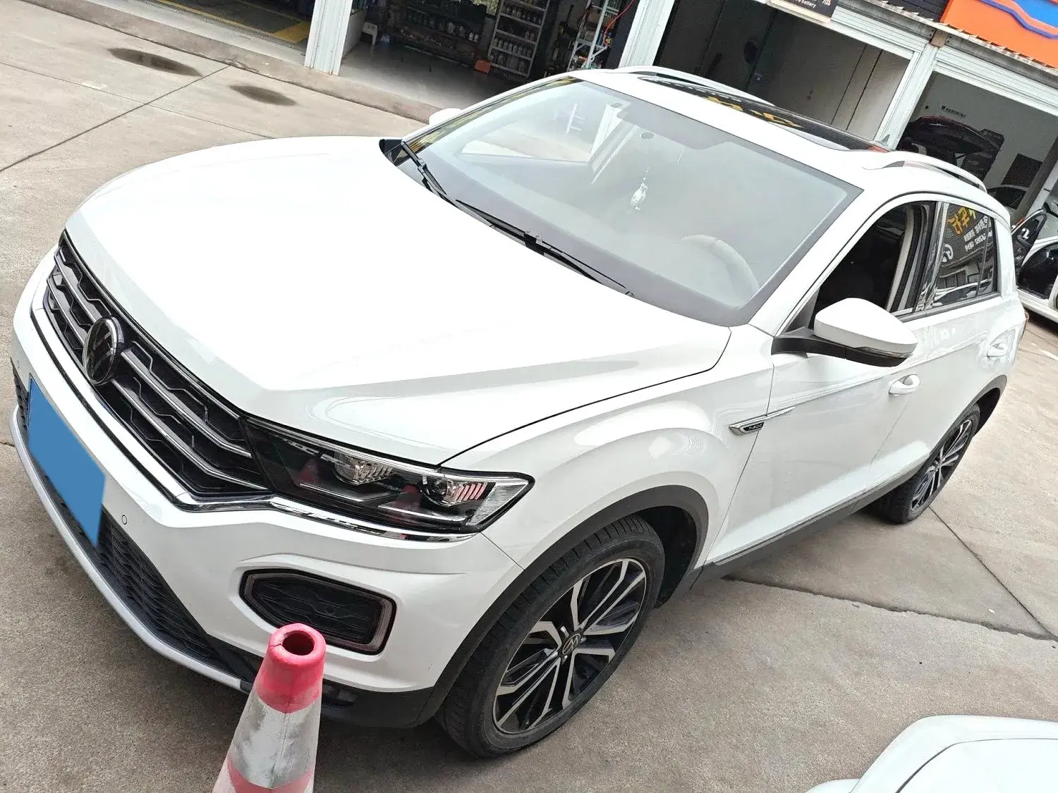 2022 VOLKSWAGEN T-ROC view 1