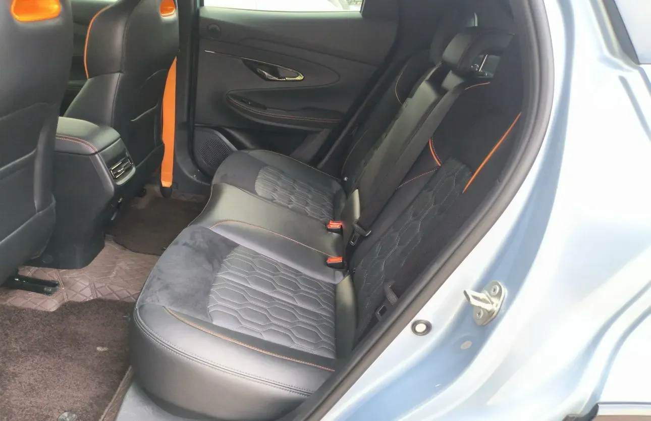 2022 ChangAn UNI-T 1.5T 188HP L4 7DCT,autocango,china used car exporter,china ev exporter,chinese used car exporter,chinese used ev exporter