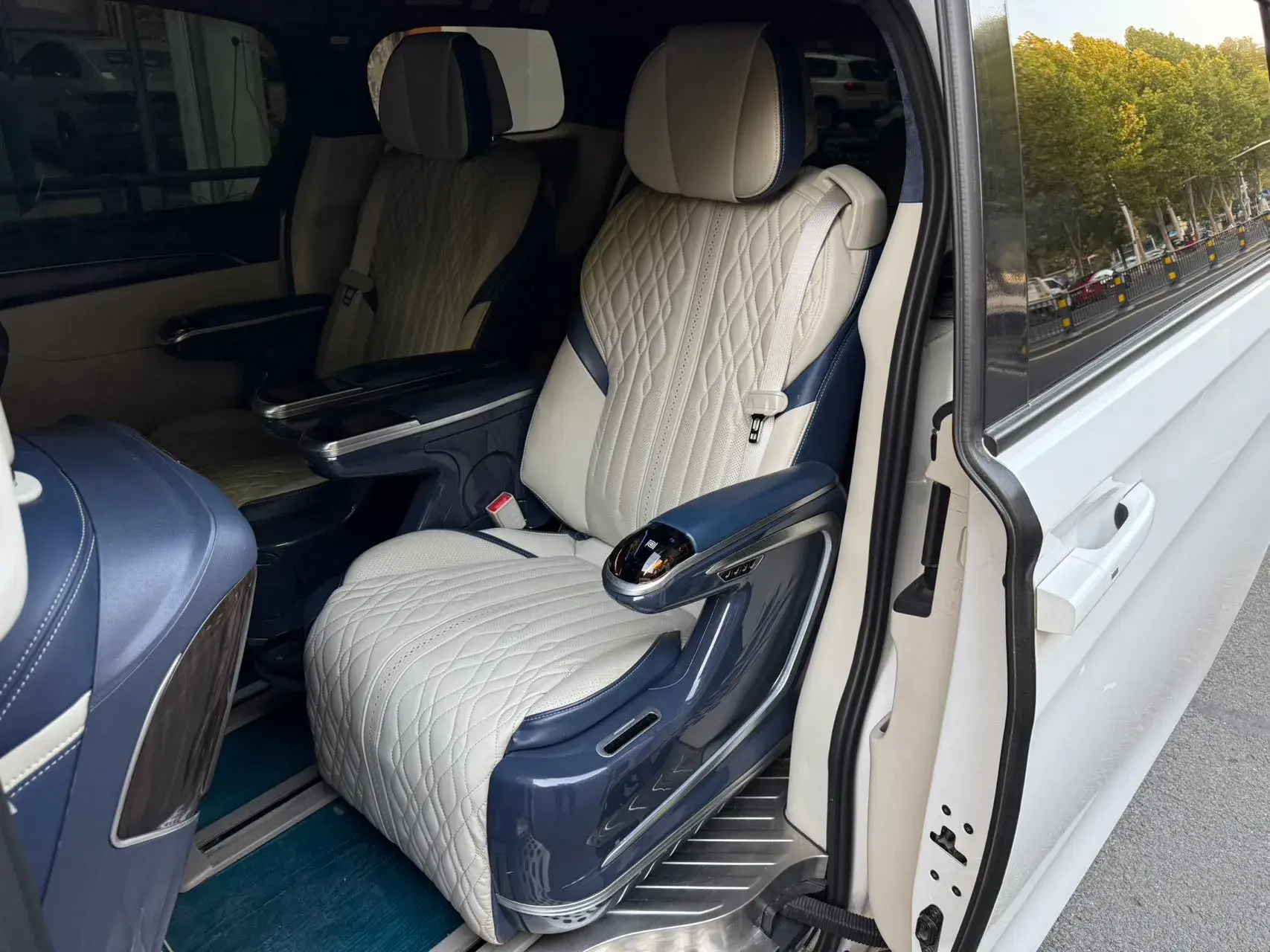 2020 BUICK GL8 thumbnail 3