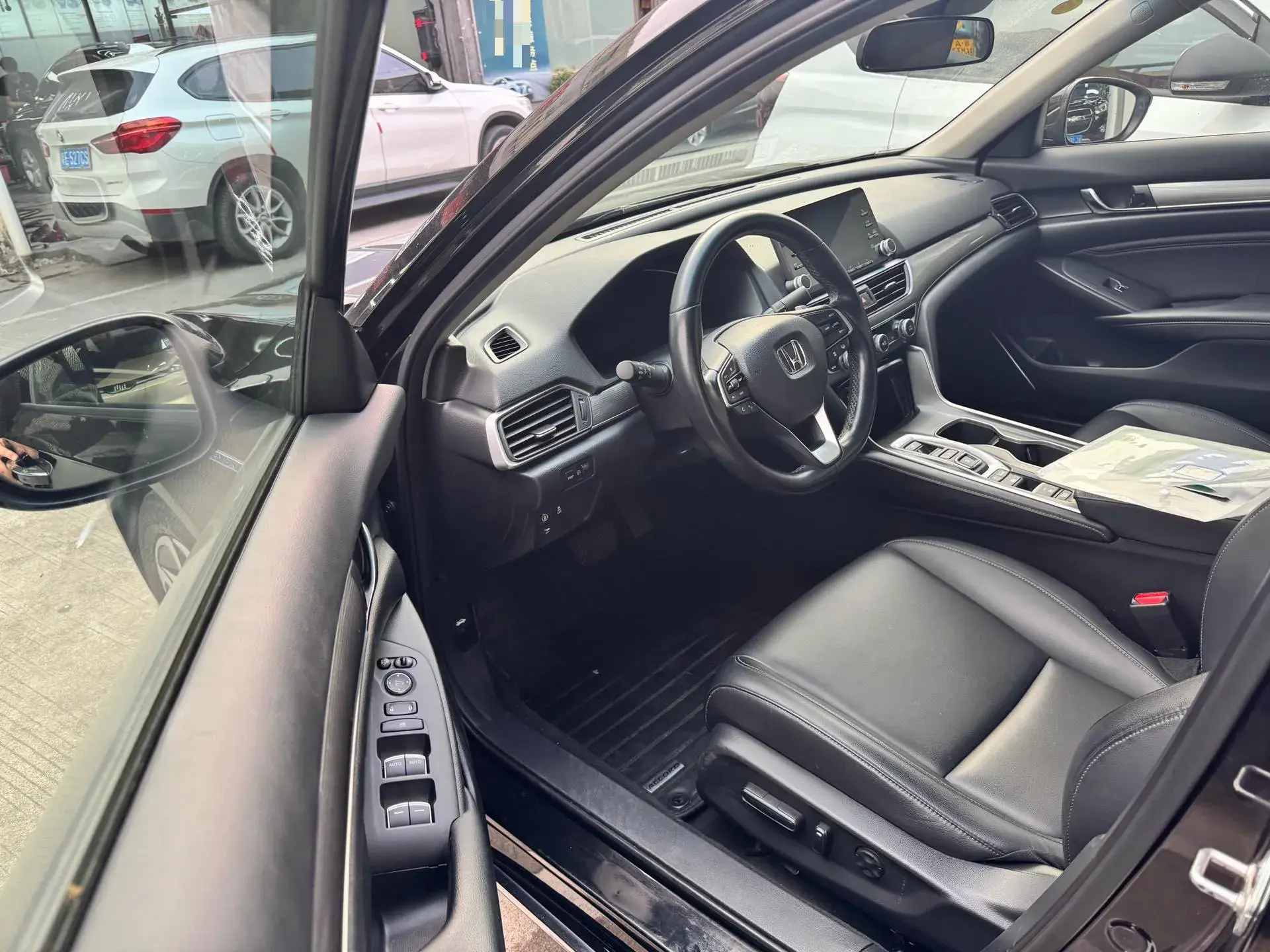 2018 HONDA ACCORD thumbnail 3