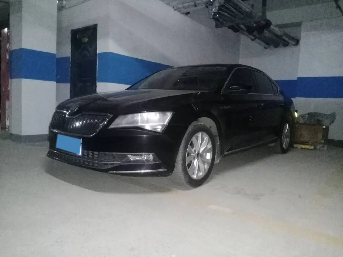 2018 Skoda Superb 1.8T 180HP L4 7DCT