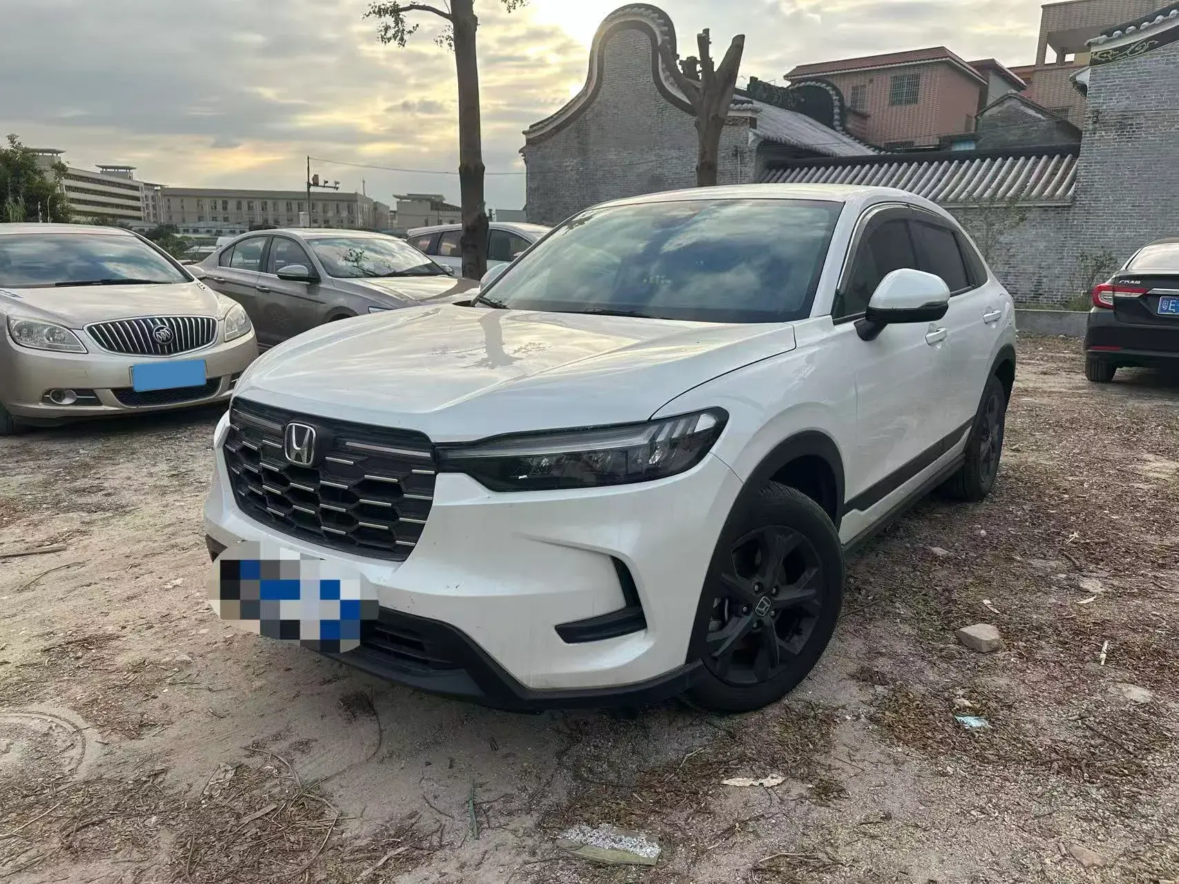 2023 HONDA HR-V view 1