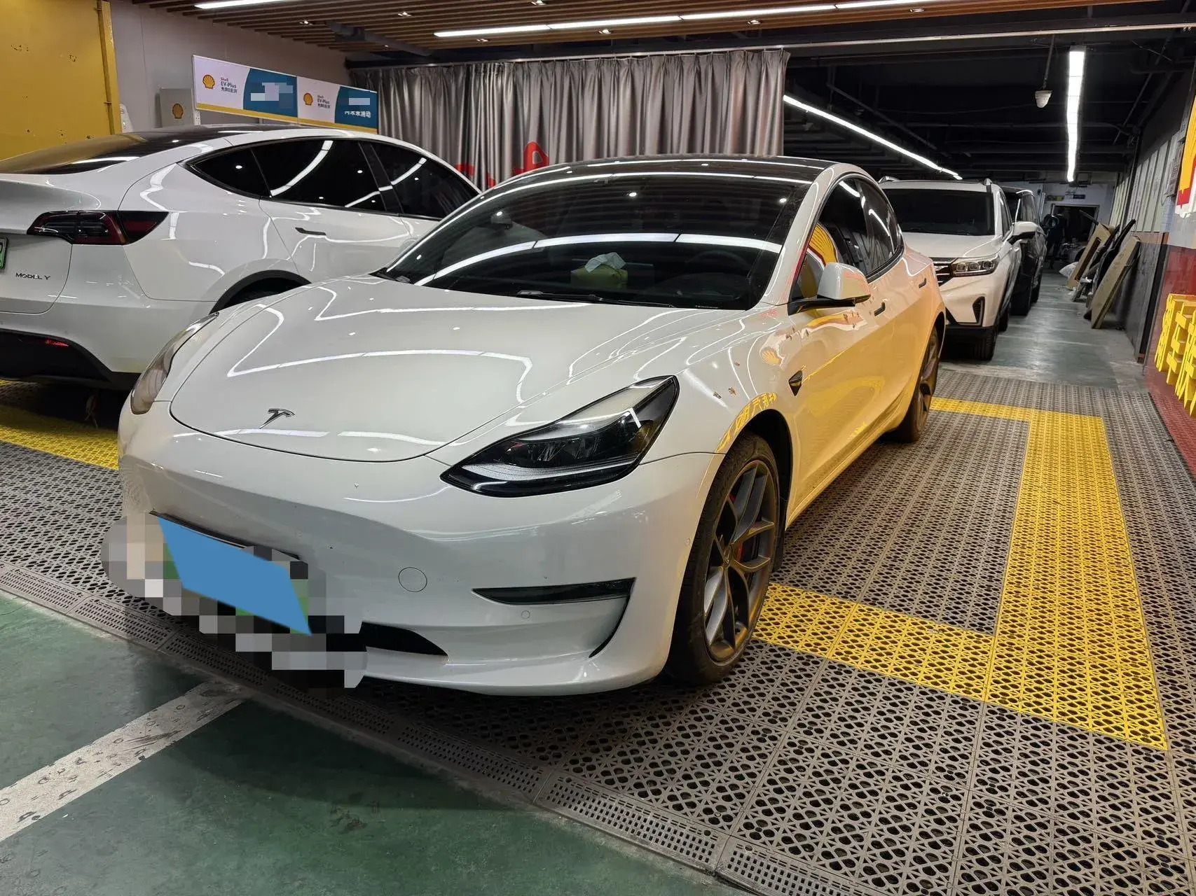 2022 TESLA MODEL view 1