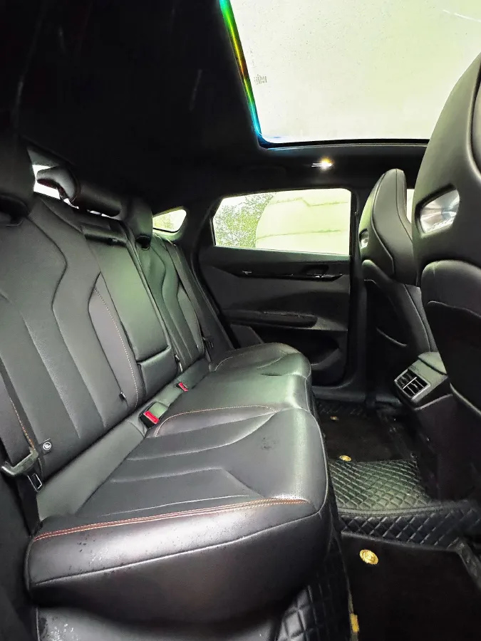 2022 ChangAn UNI-V 2.0T 233HP L4 8AT,autocango,china used car exporter,china ev exporter,chinese used car exporter,chinese used ev exporter