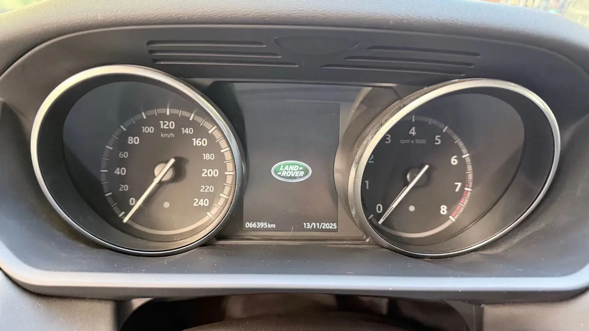 2017 LAND ROVER thumbnail 3