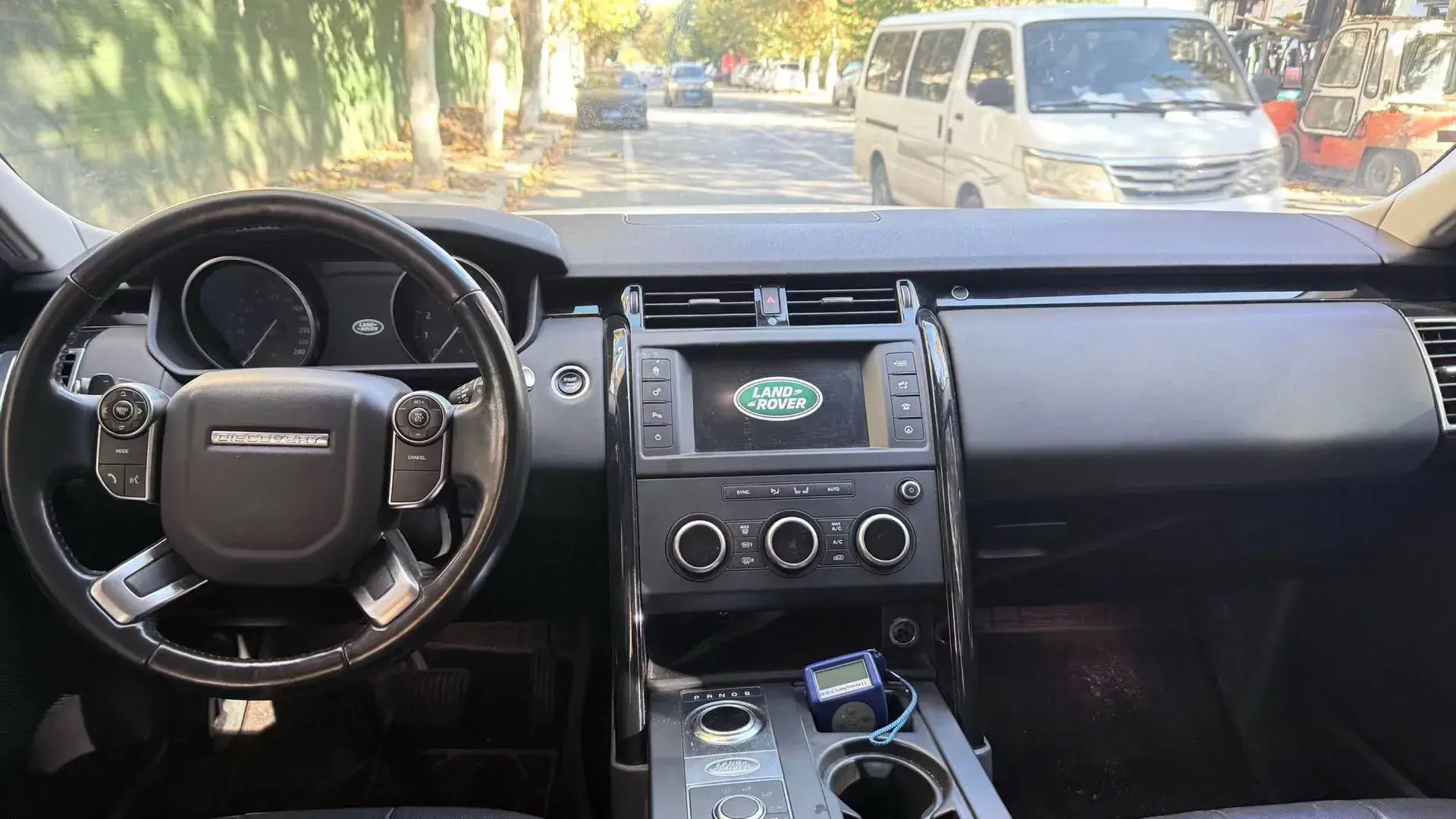 2017 LAND ROVER thumbnail 2