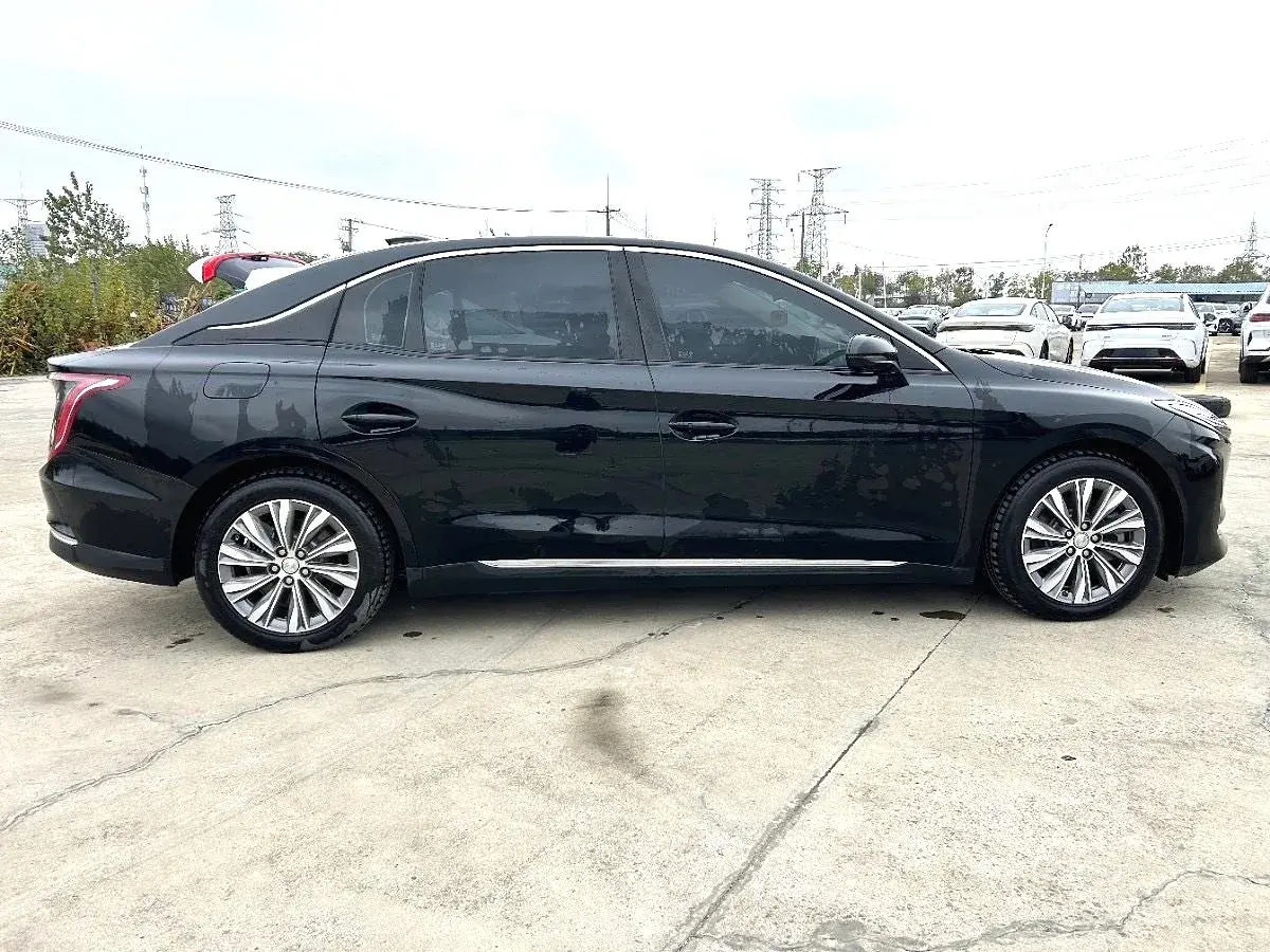 2023 HONGQI E-QM5 thumbnail 3