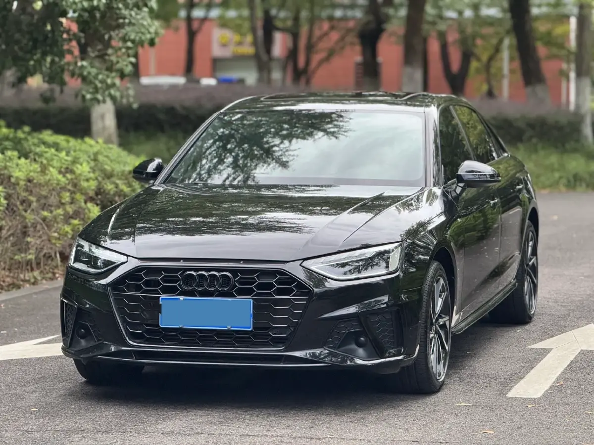 2023 Audi A4L 2.0T 190HP L4 7DCT