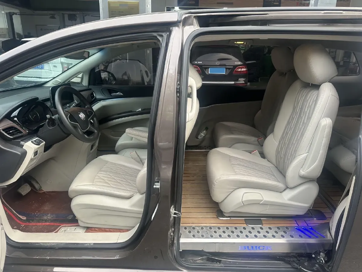 2023 Buick GL8 2.0T 237HP L4 9AT,autocango,china used car exporter,china ev exporter,chinese used car exporter,chinese used ev exporter