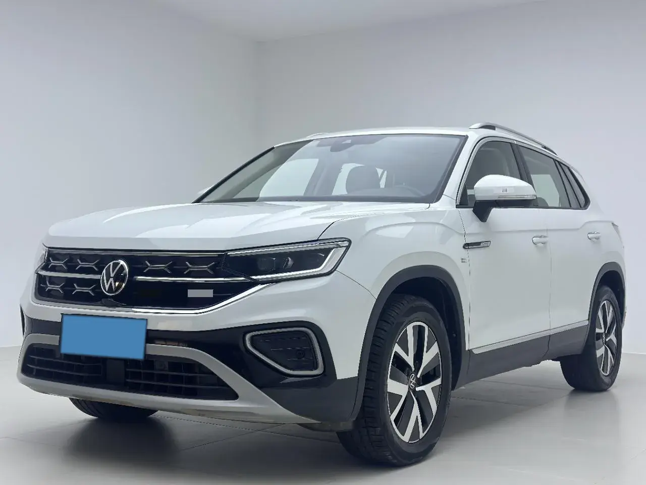 2023 VOLKSWAGEN TAYRON view 1