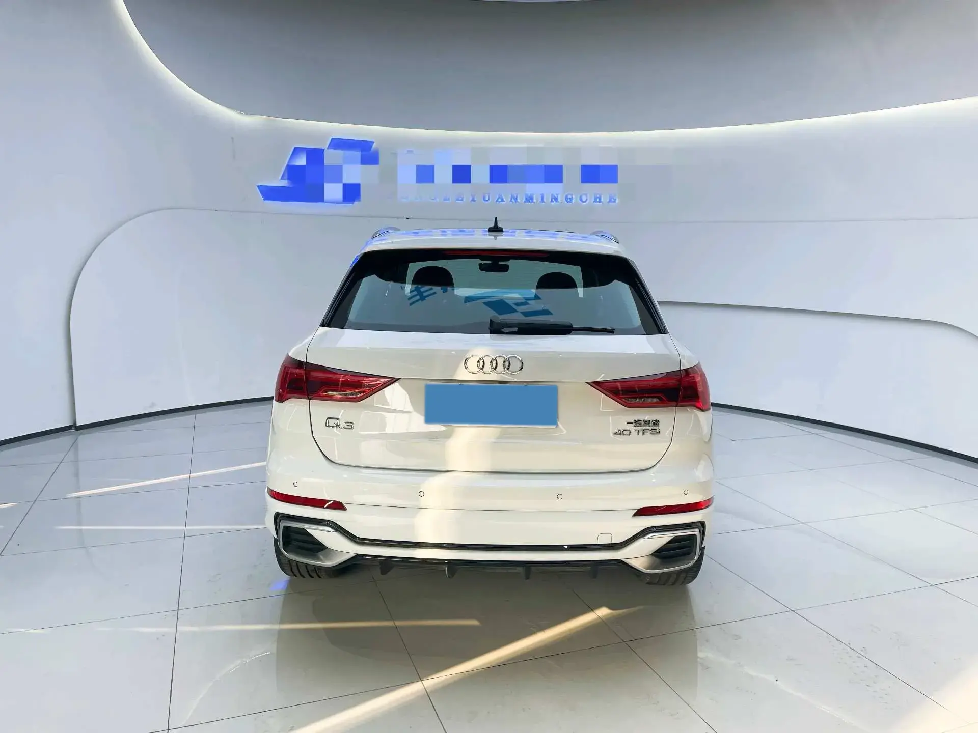 2024 AUDI Q3 thumbnail 3