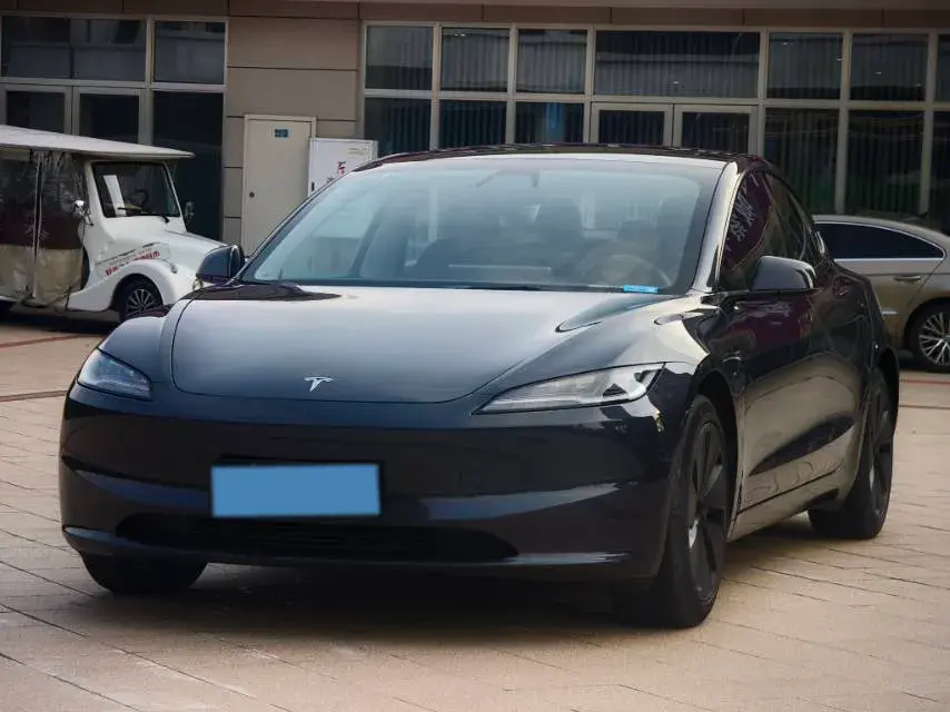 2023 Tesla Model 3 BEV 60KWH