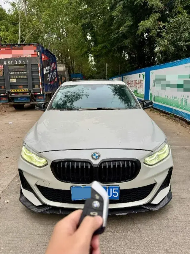 2022 BMW 1 thumbnail 2