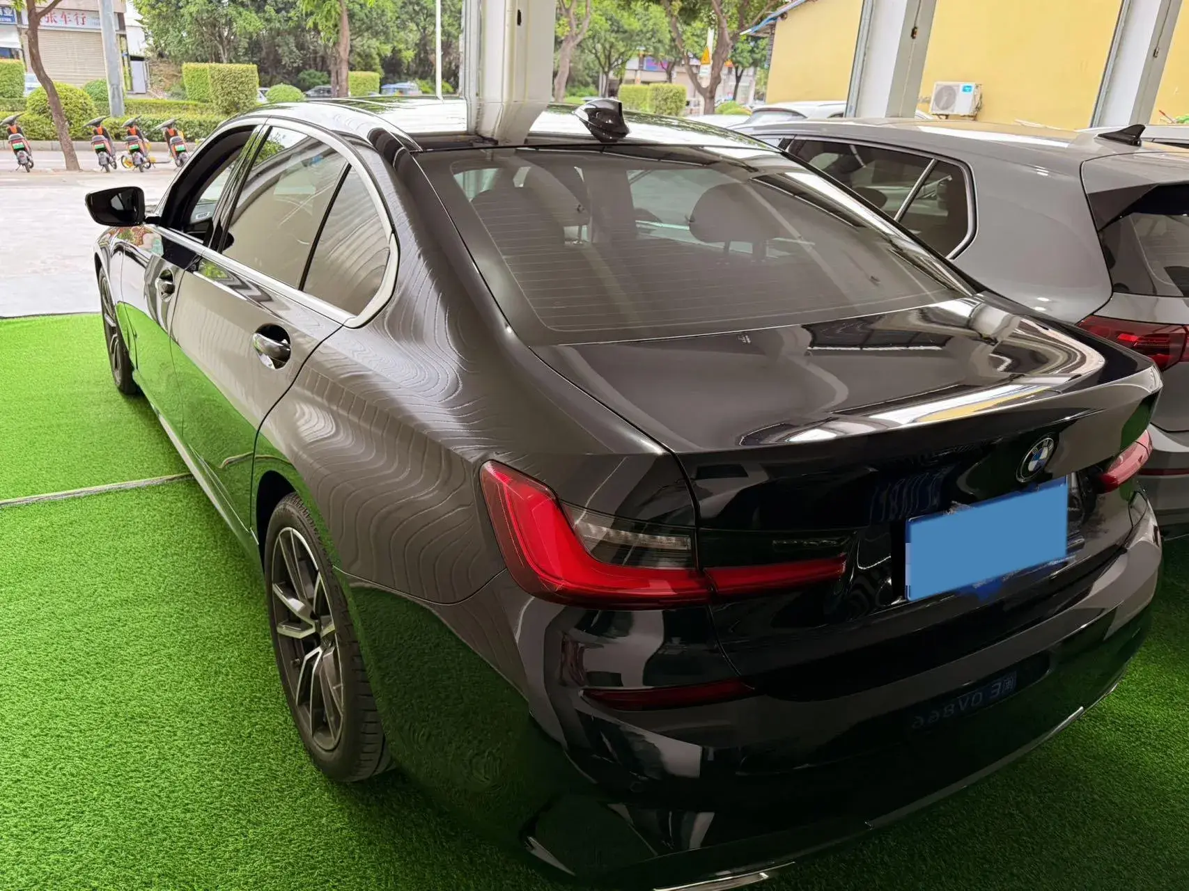 2020 BMW 3 thumbnail 4