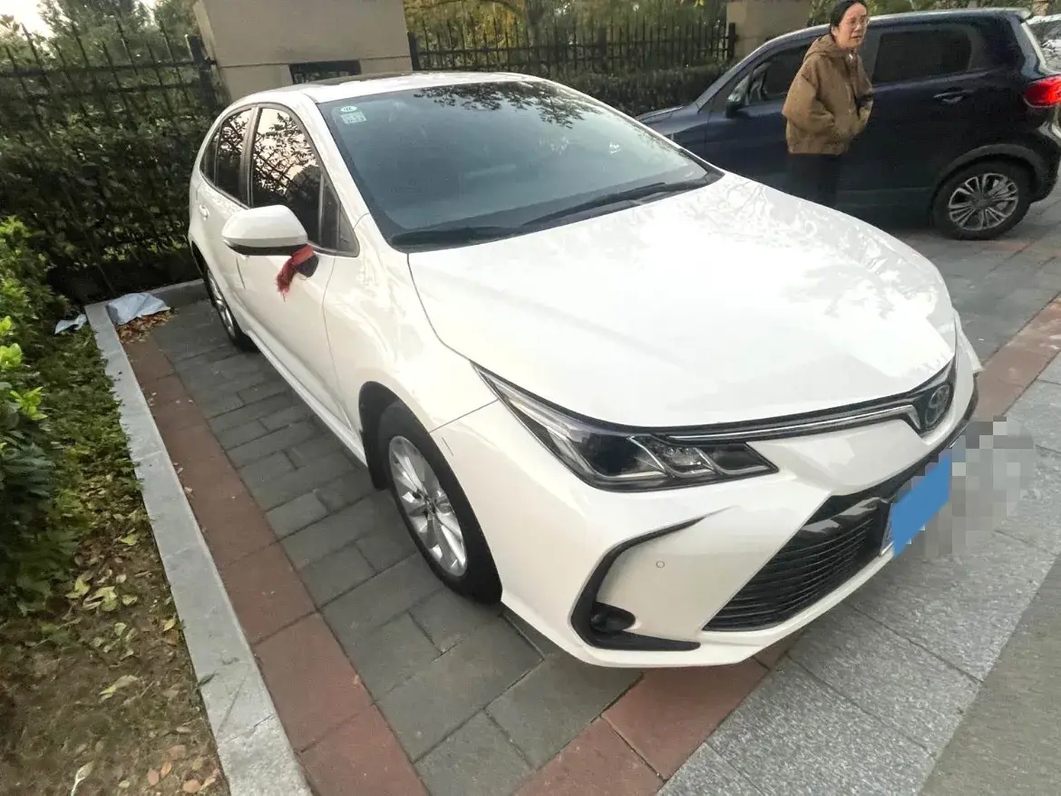 2021 TOYOTA COROLLA thumbnail 2