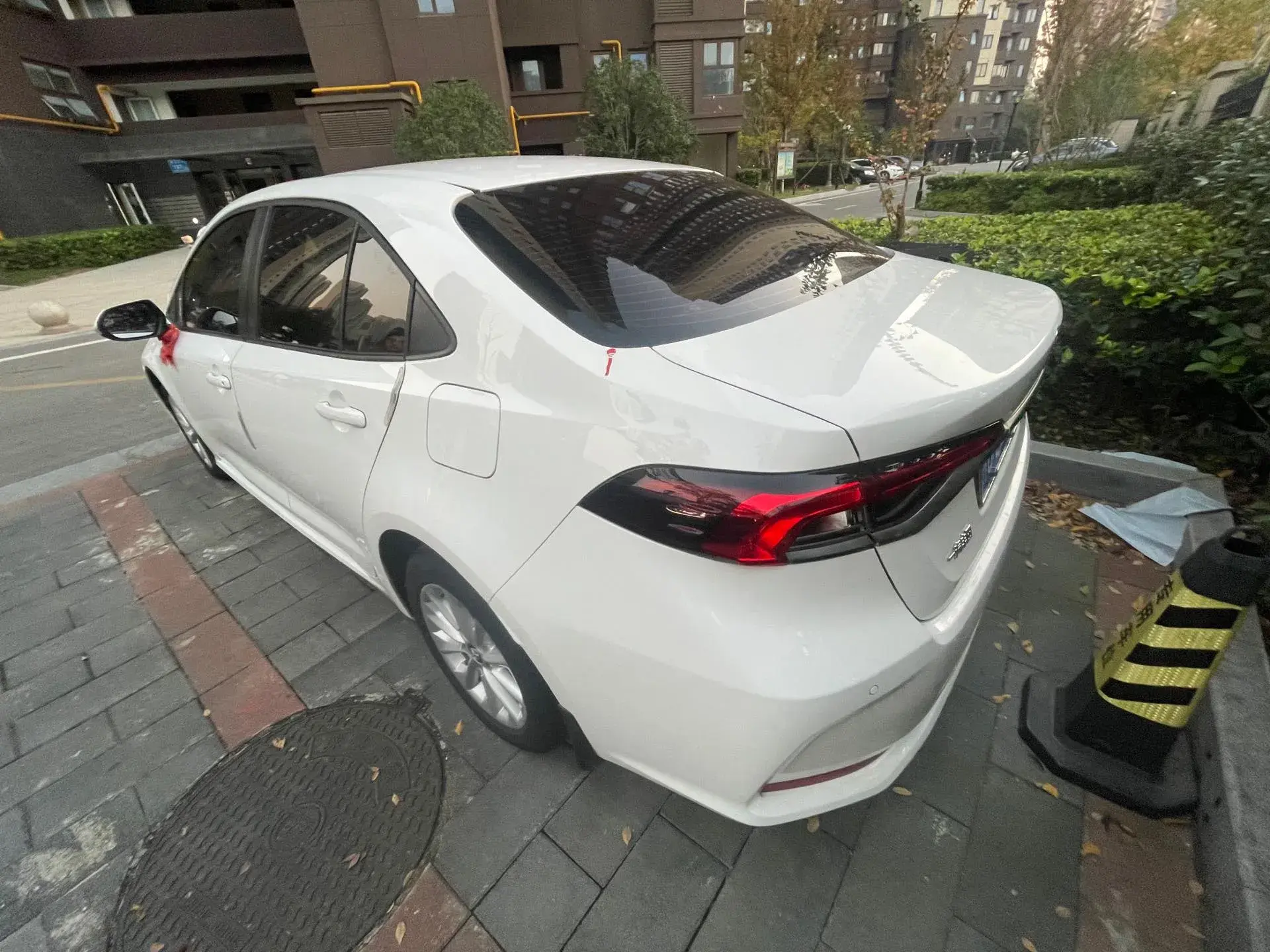 2021 TOYOTA COROLLA thumbnail 4