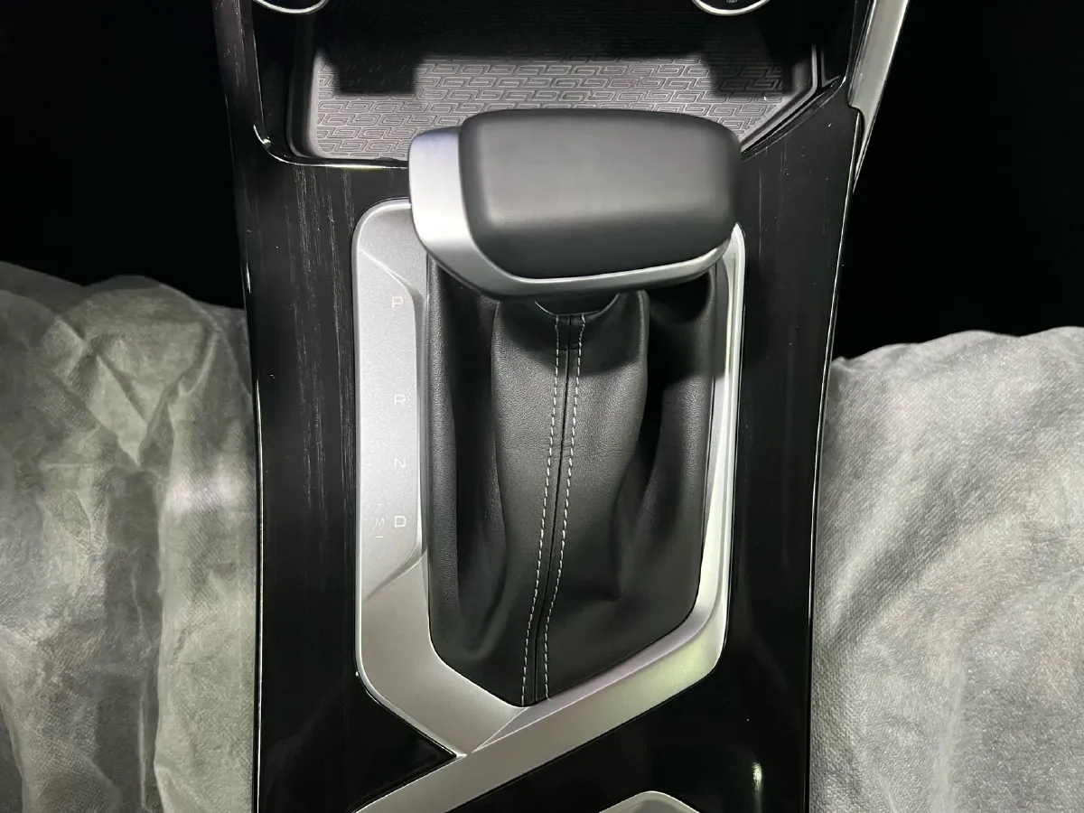 2025 Geely Coolray 1.5L 126HP L4 CVT,autocango,china used car exporter,china ev exporter,chinese used car exporter,chinese used ev exporter