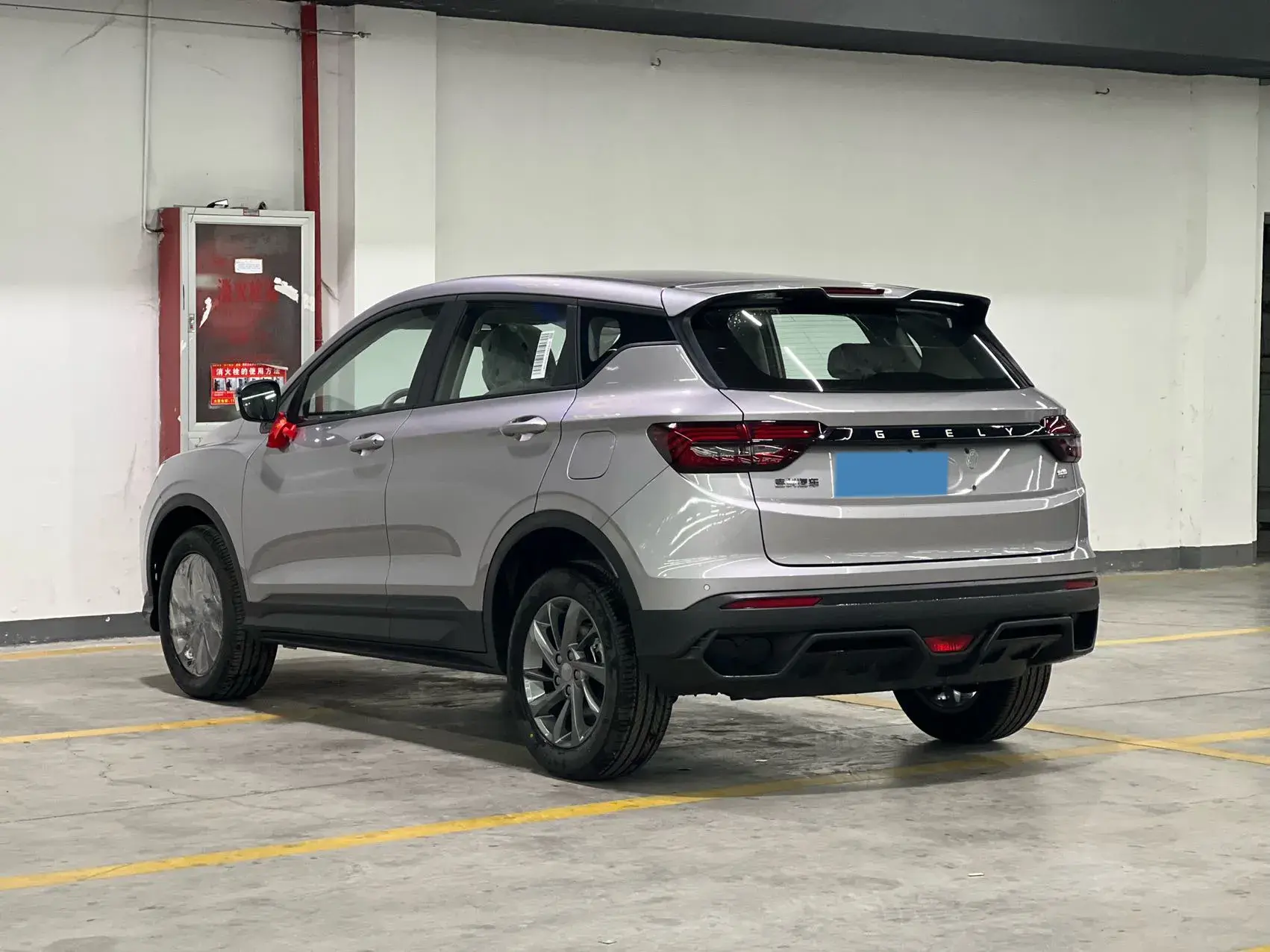 2025 GEELY COOLRAY thumbnail 2