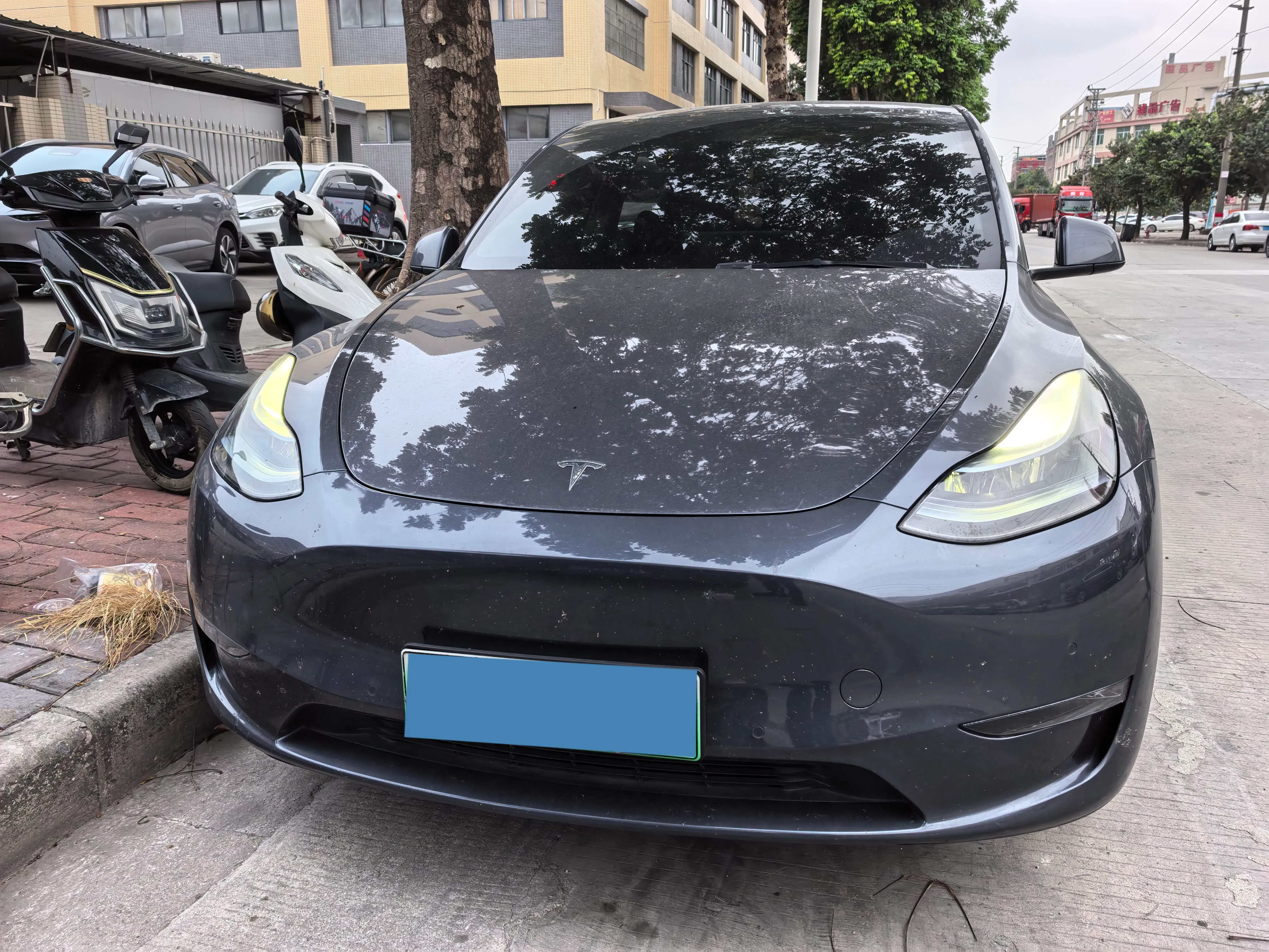 2023 TESLA MODEL thumbnail 2