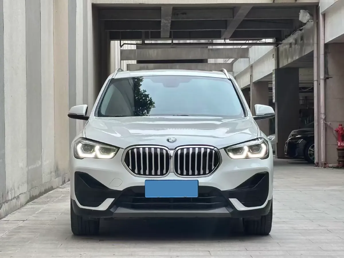 2022 BMW X1 2.0T 192HP L4 7DCT,autocango,china used car exporter,china ev exporter,chinese used car exporter,chinese used ev exporter