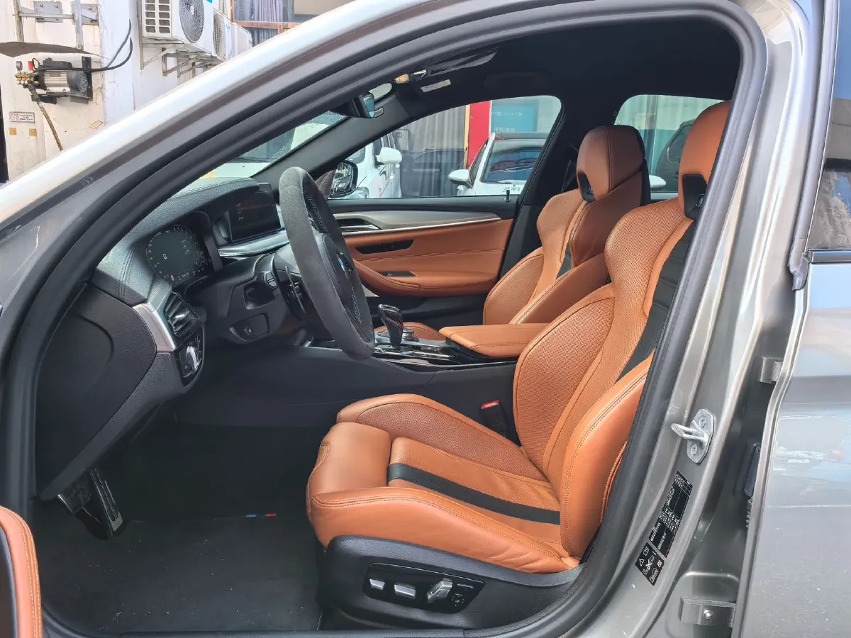 2019 BMW M5 4.4T 625HP V8 8AT,autocango,china used car exporter,china ev exporter,chinese used car exporter,chinese used ev exporter