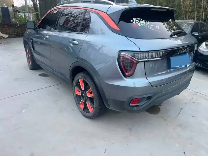 2019 LYNK&CO 01 thumbnail 4