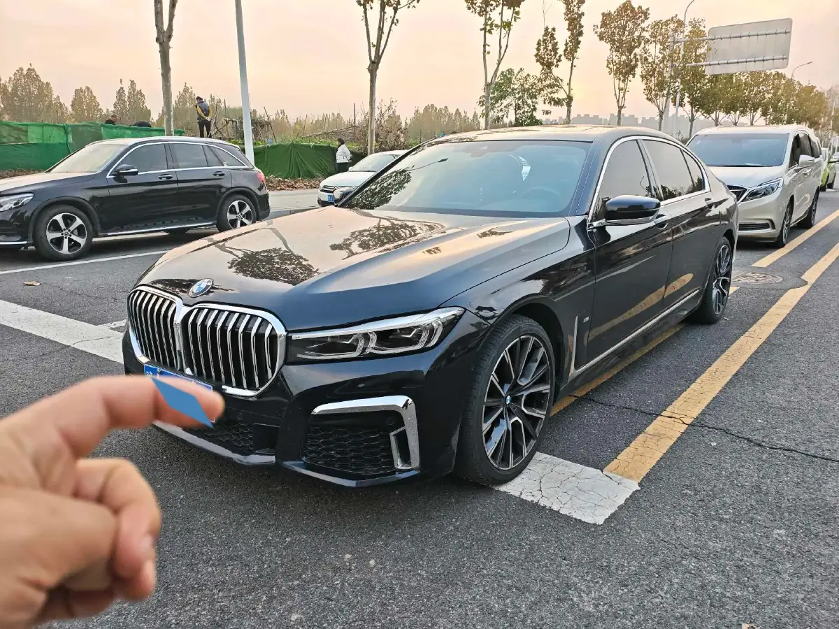2021 BMW 7 Series 3.0T 340HP L6 8AT