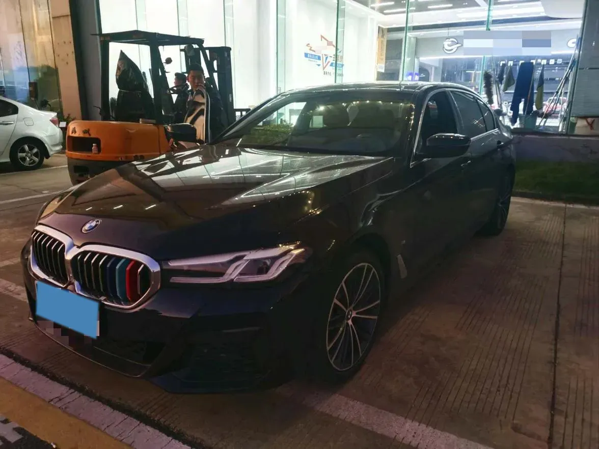 2022 BMW 5 Series 2.0T 252HP L4 8AT,autocango,china used car exporter,china ev exporter,chinese used car exporter,chinese used ev exporter