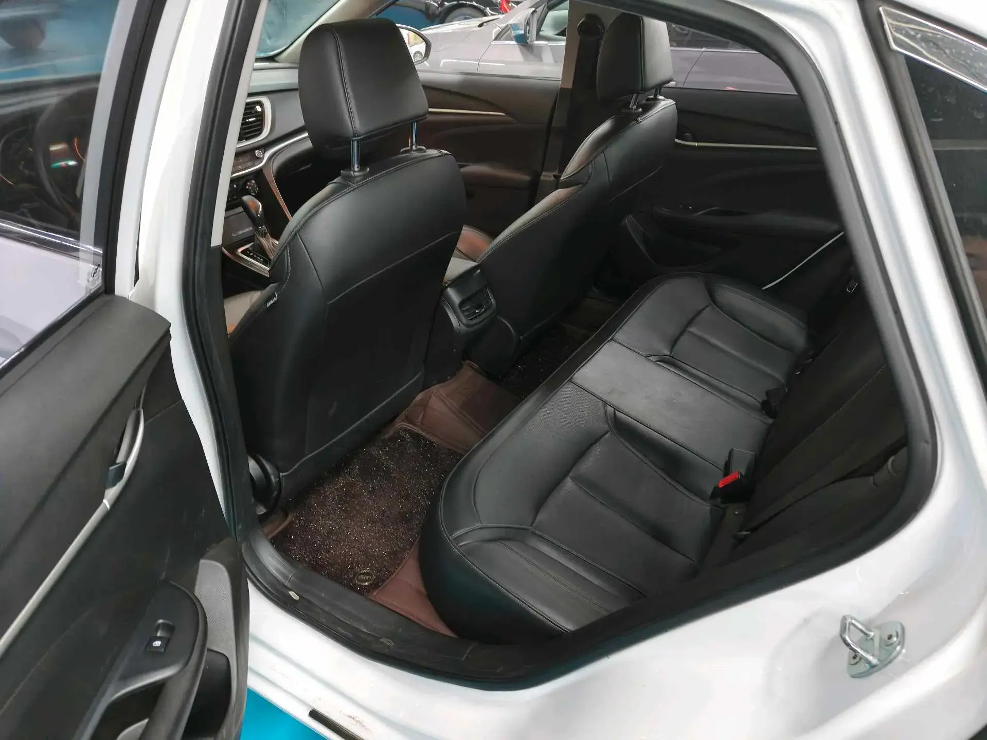 2020 BUICK REGAL thumbnail 3