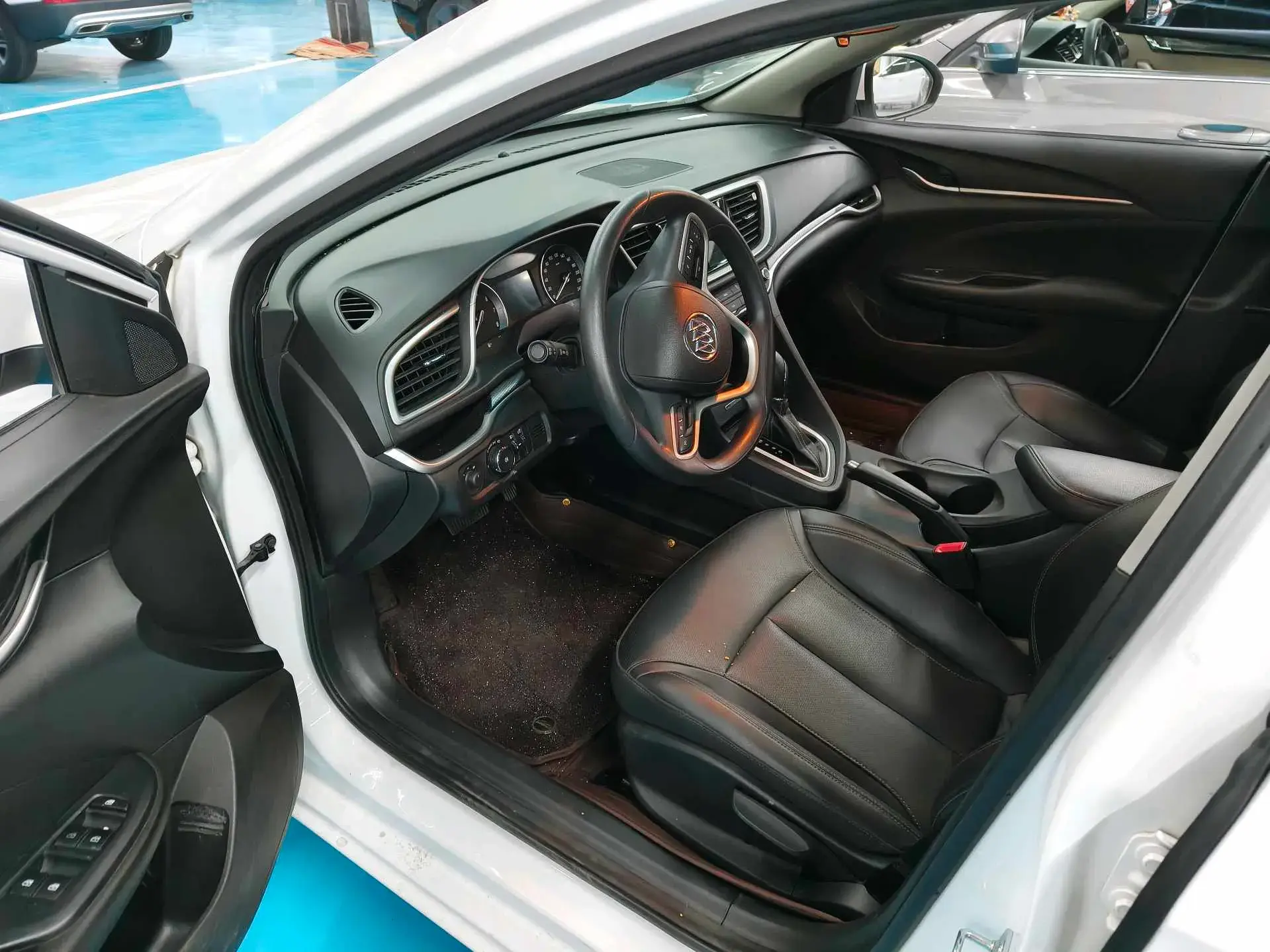 2020 BUICK REGAL thumbnail 2