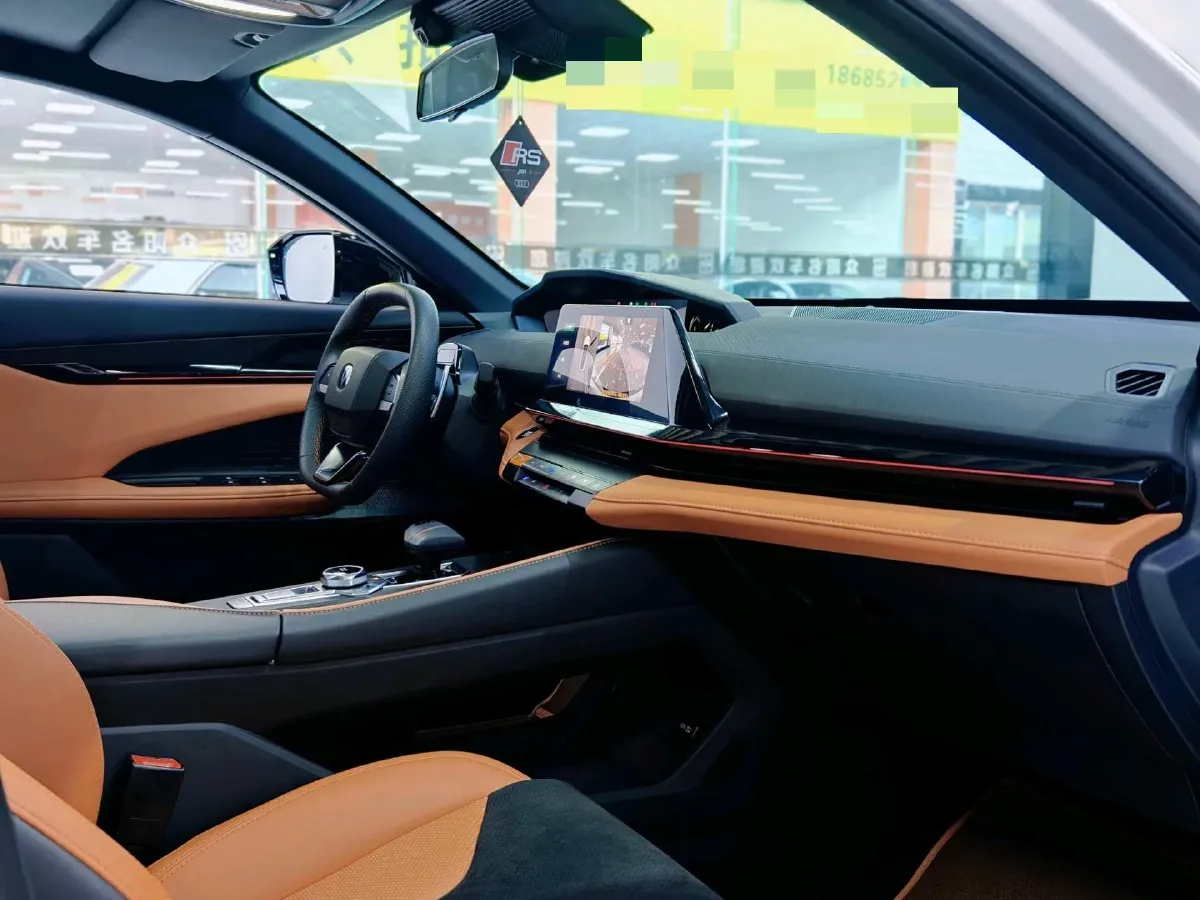 2024 ChangAn UNI-V 2.0T 233HP L4 8AT,autocango,china used car exporter,china ev exporter,chinese used car exporter,chinese used ev exporter