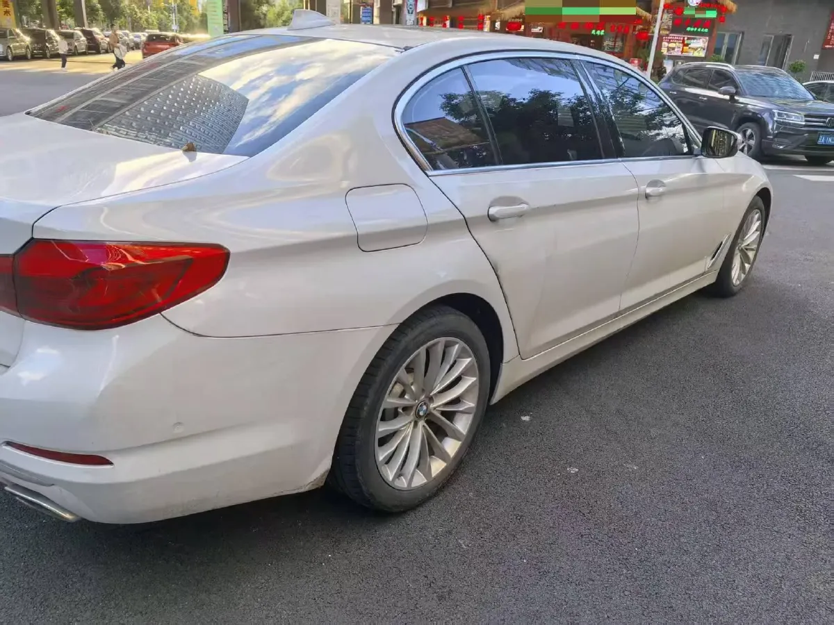 2020 BMW 5 Series 2.0T 252HP L4 8AT,autocango,china used car exporter,china ev exporter,chinese used car exporter,chinese used ev exporter