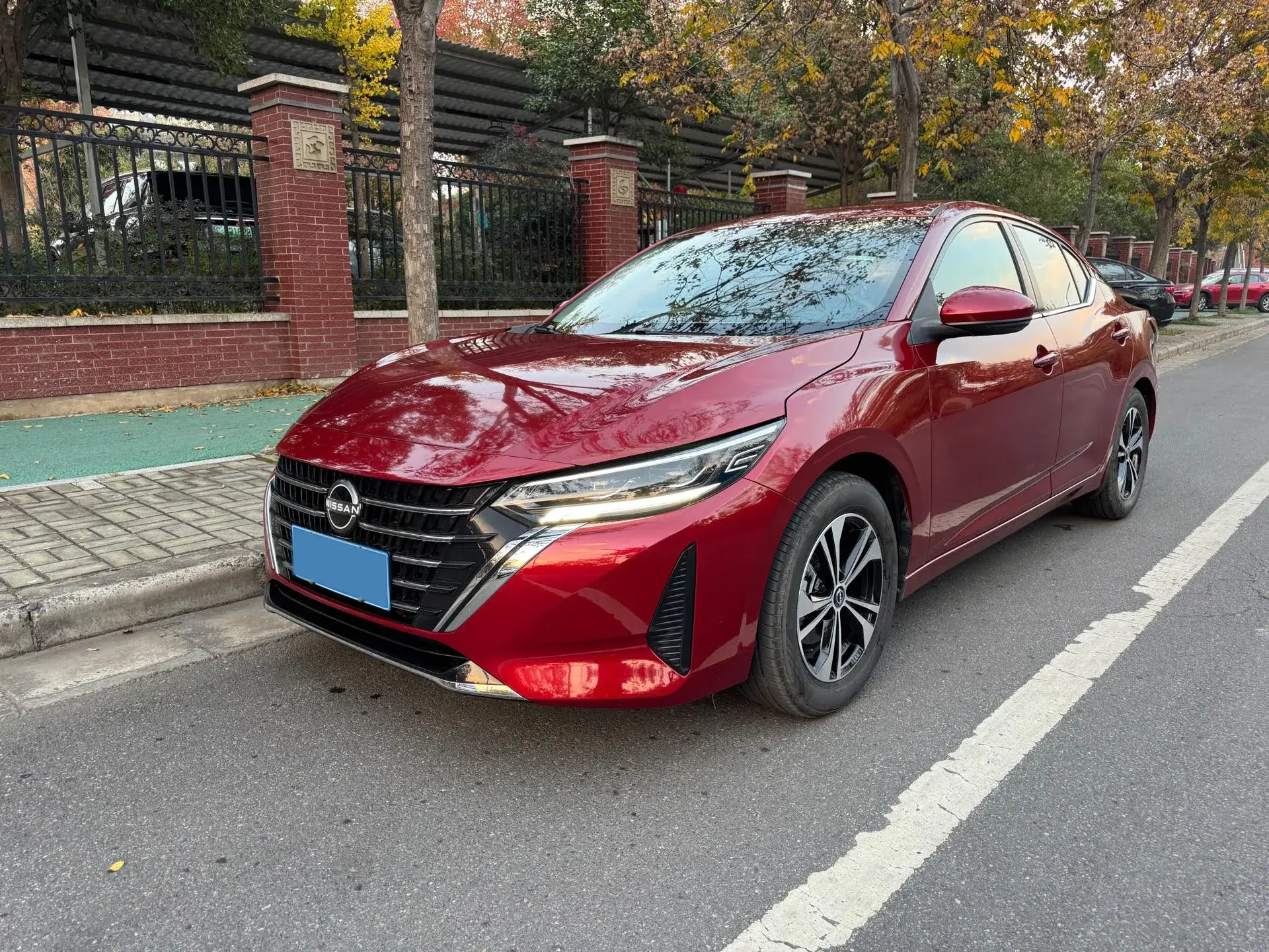 2023 NISSAN SYLPHY view 1