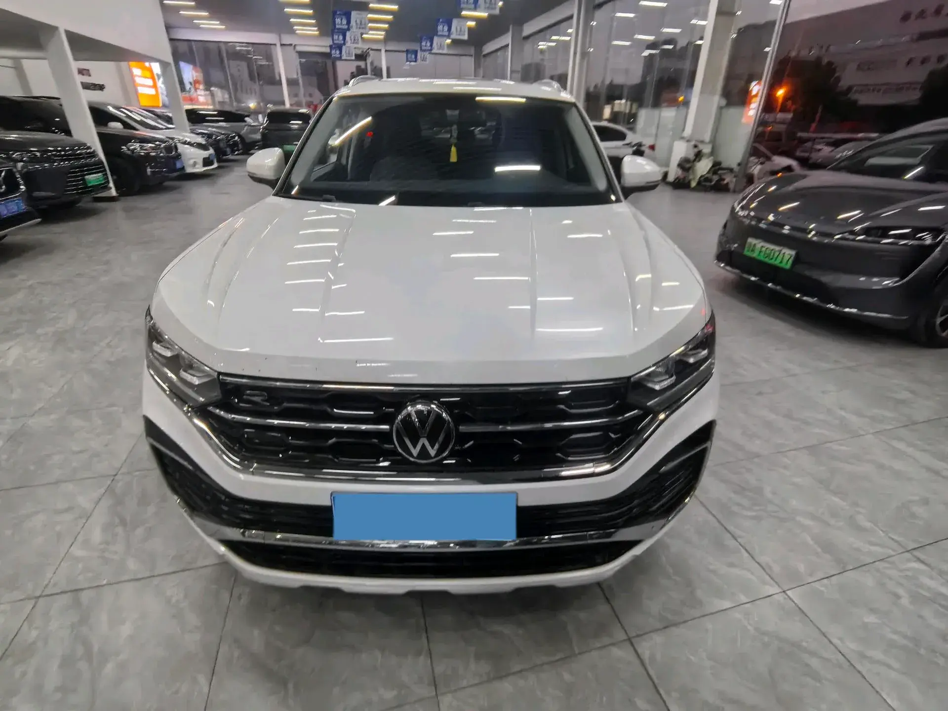 2020 VOLKSWAGEN TAYRON thumbnail 2