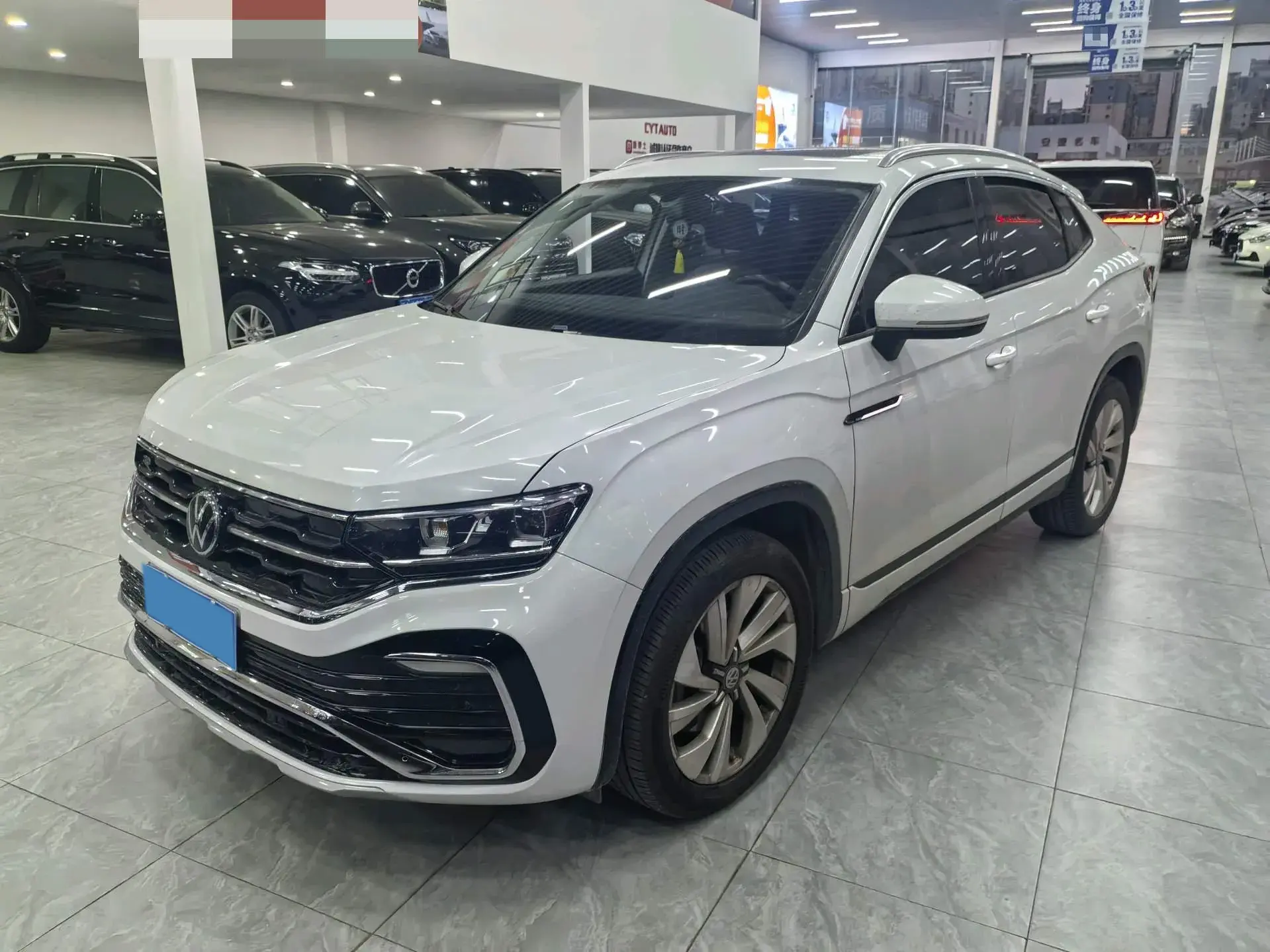 2020 VOLKSWAGEN TAYRON view 1