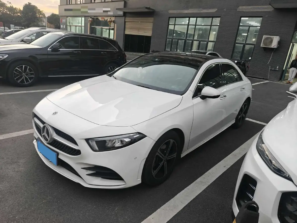 2022 Mercedes-Benz A Class 1.3T 163HP L4 7DCT