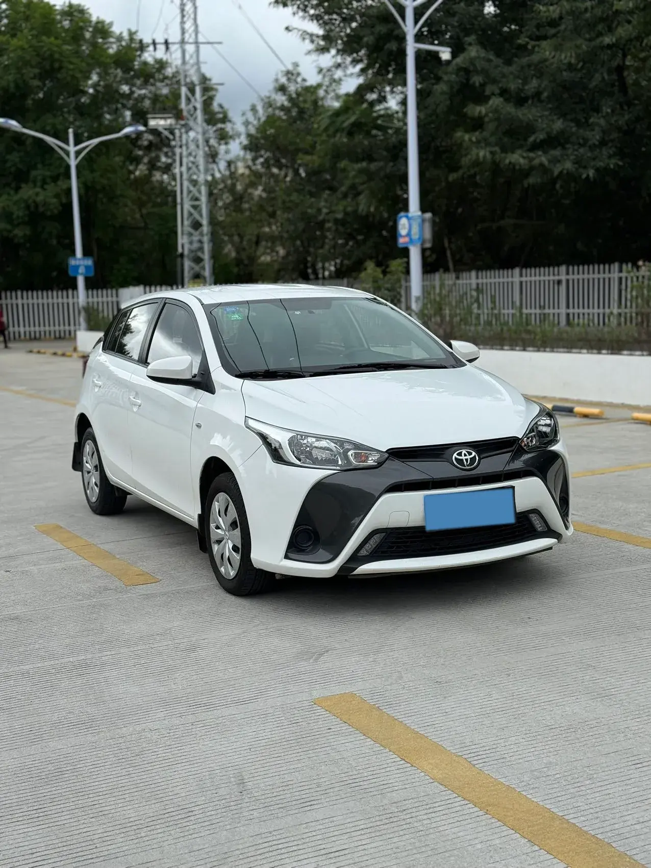 2019 TOYOTA YARIS thumbnail 3