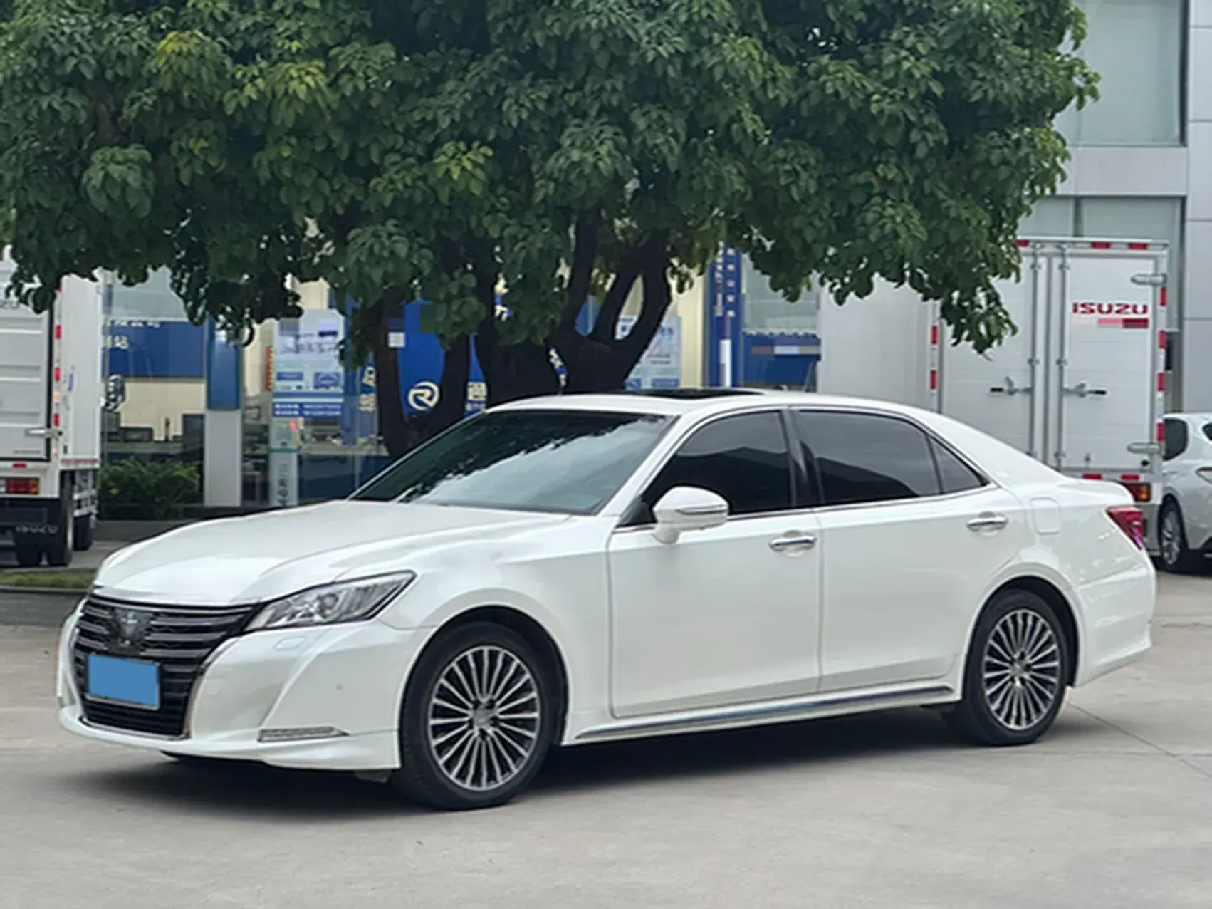 2018 TOYOTA CROWN view 1