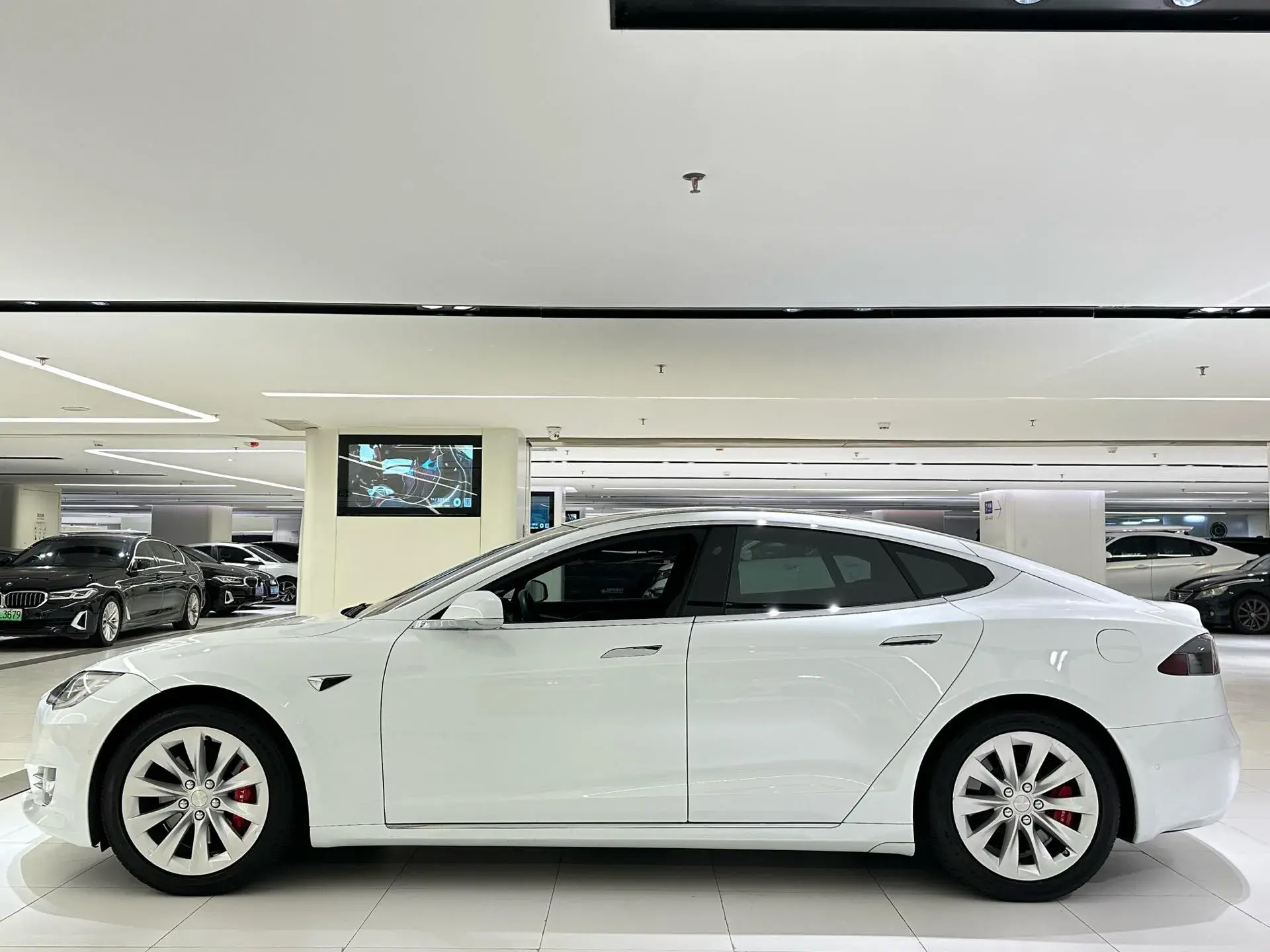 2019 TESLA MODEL thumbnail 3