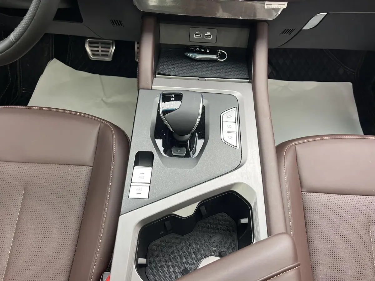 2024 Jetour X90 Plus 1.6T 197HP L4 7DCT,autocango,china used car exporter,china ev exporter,chinese used car exporter,chinese used ev exporter