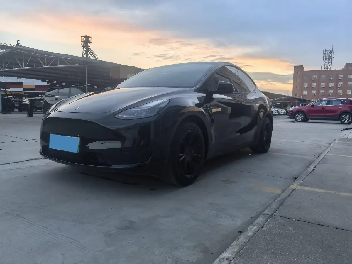 2022 Tesla Model Y BEV 60KWH
