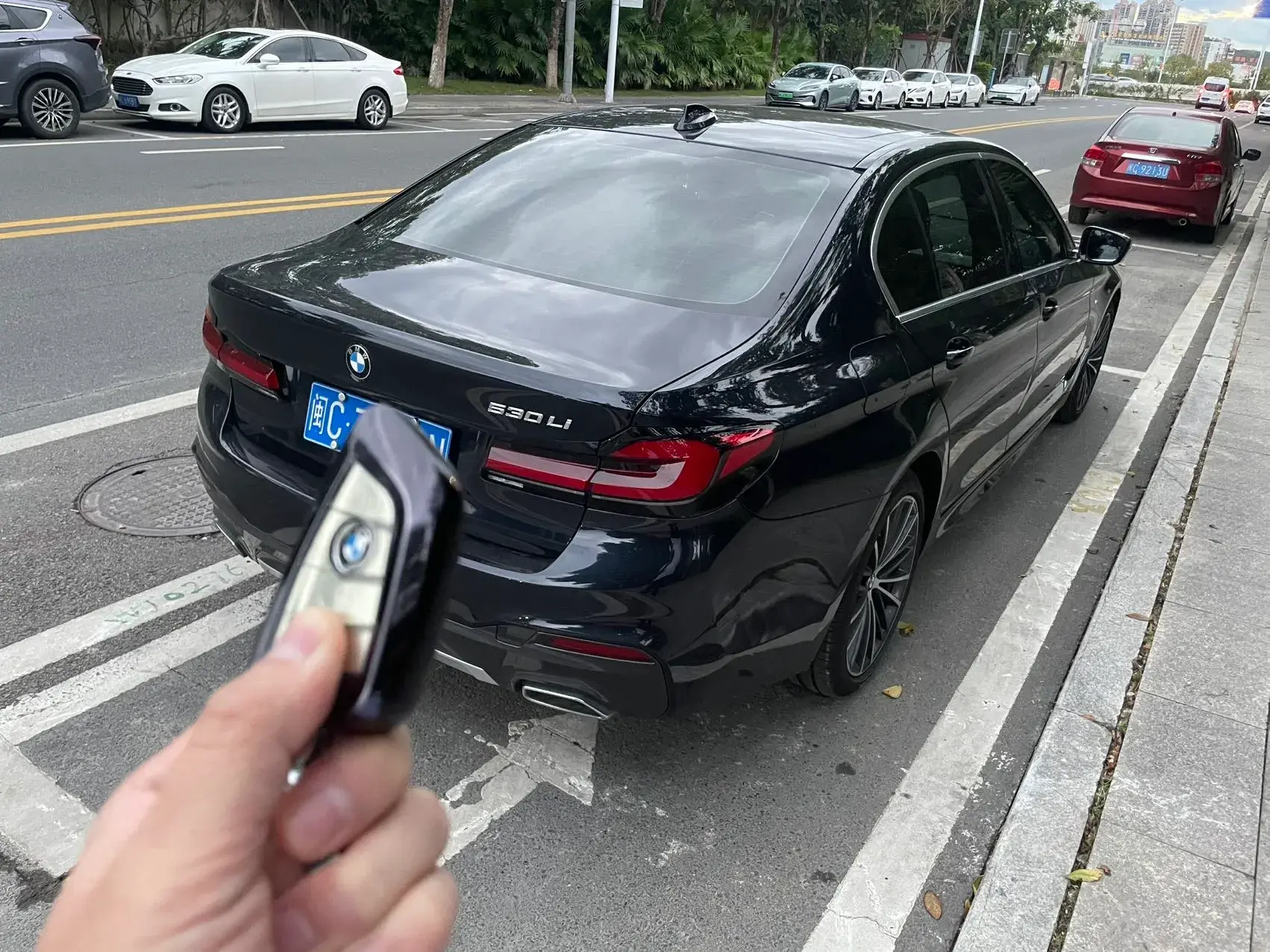 2020 BMW 5 thumbnail 2